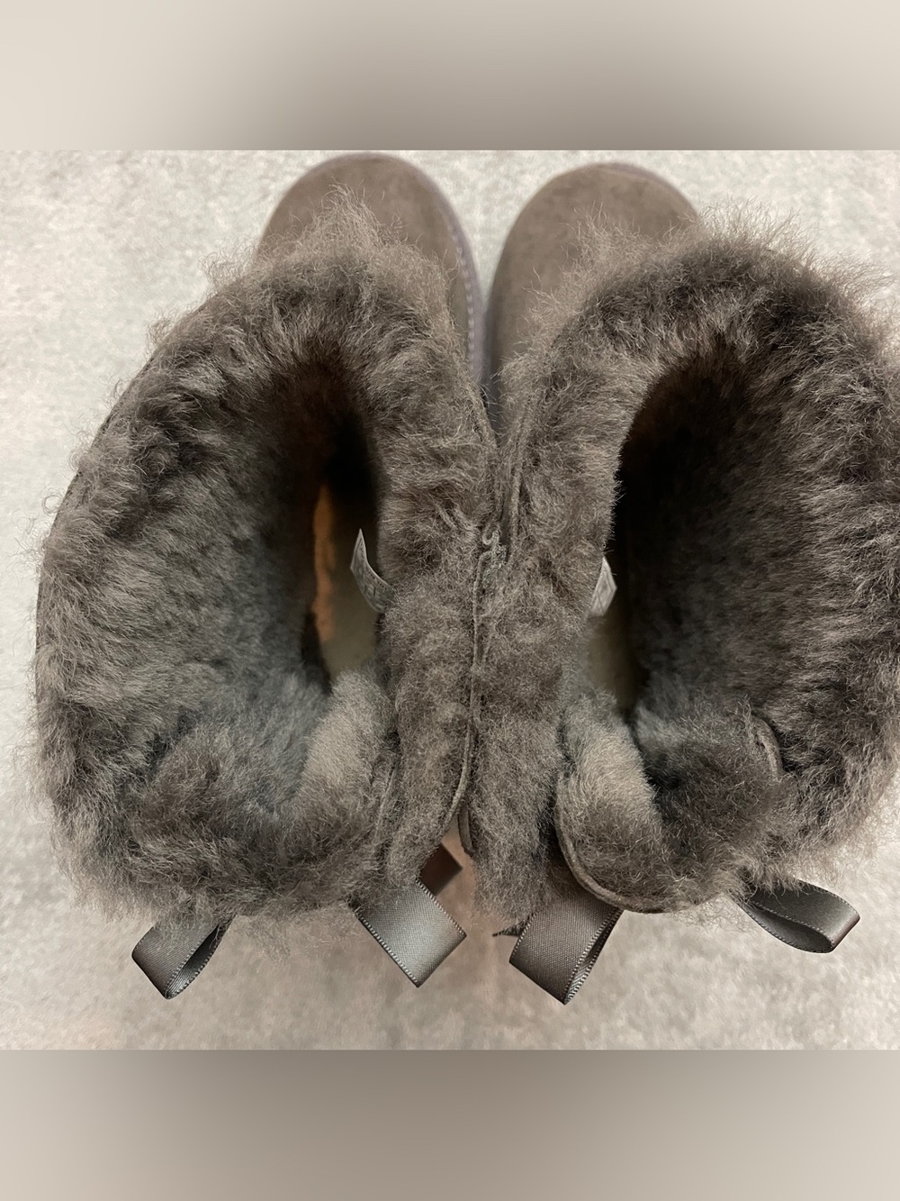UGG Bailey Bow II Gray Suede Shearling Lined Bow Pull On Mid-Calf Boot Size 4 - Picture 5 of 9